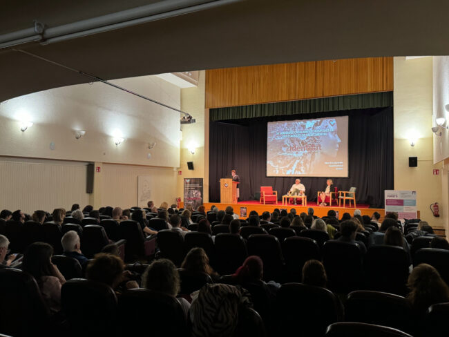 IV Jornades d’Hospitals de Dia d’Adults de Salut Mental IV Jornades d'Hospitals de Dia d'Adults de Salut Mental