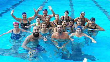 fem-salut-a-la-piscina