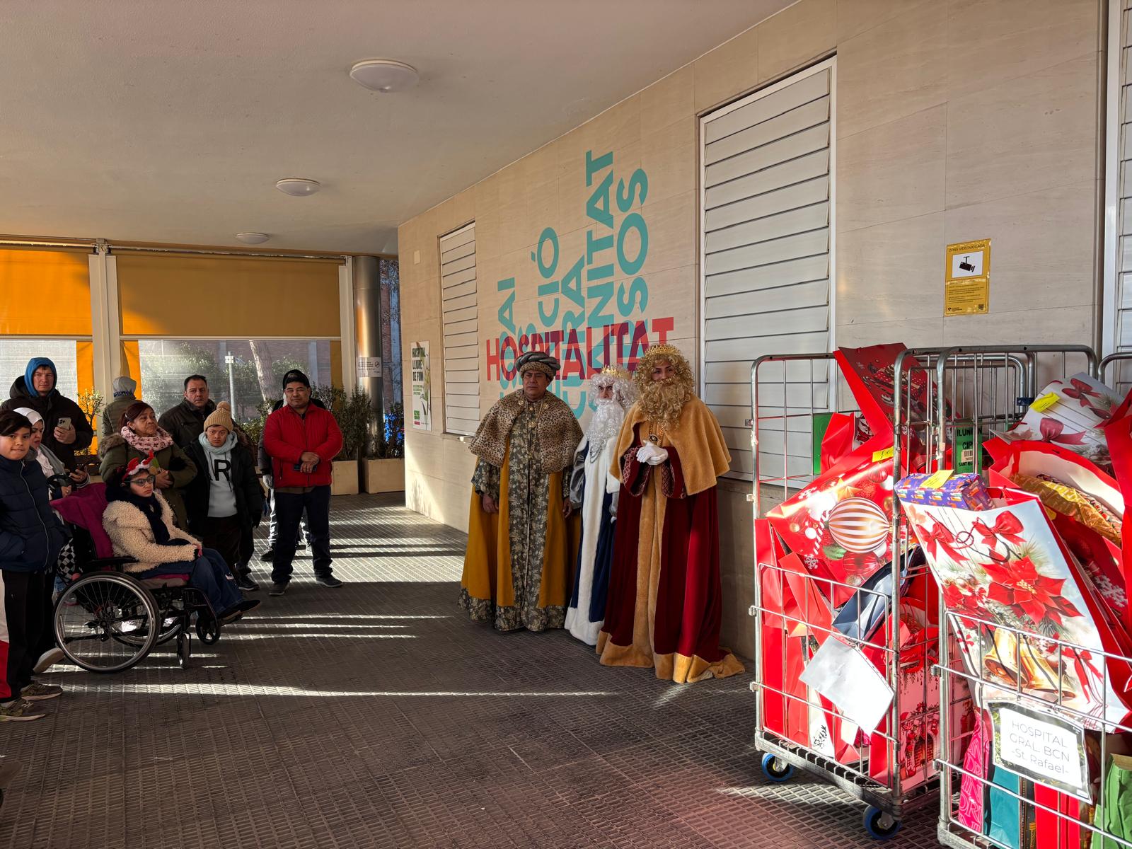 Els Reis d’Orient reparteixen il·lusió a la Fundació Hospitalàries Barcelona Els Reis d’Orient reparteixen il·lusió a la Fundació Hospitalàries Barcelona