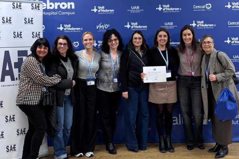 premi a la millor comunicació escrita